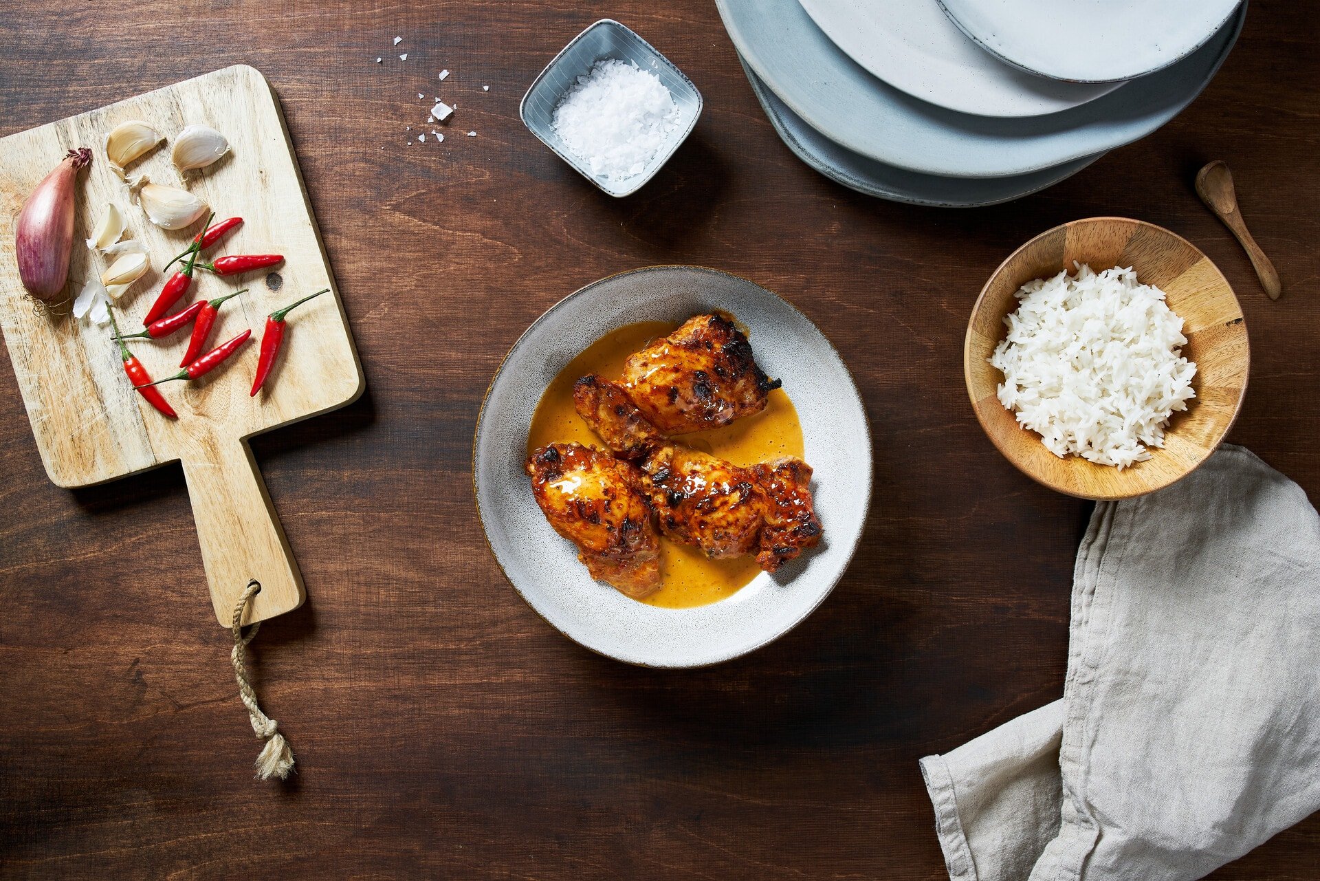 Intialainen tikka masala kanasta  riisin kera