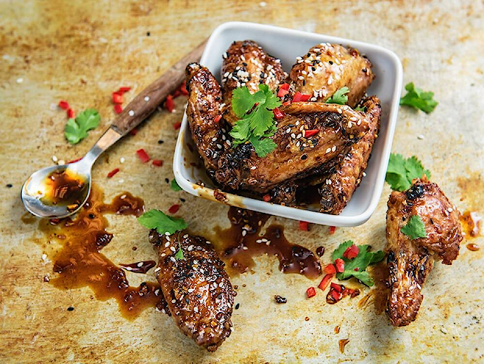 Sticky wings eli tahmeat soija-seesamisiivet